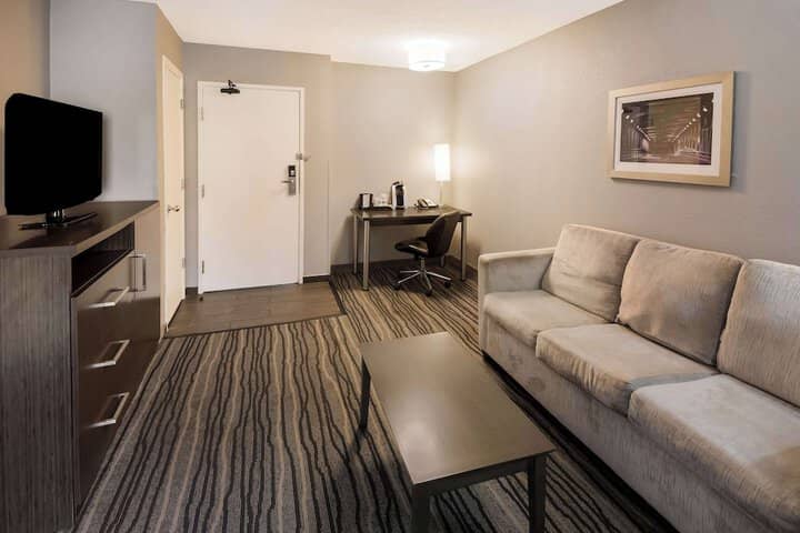 Room 9 of 27