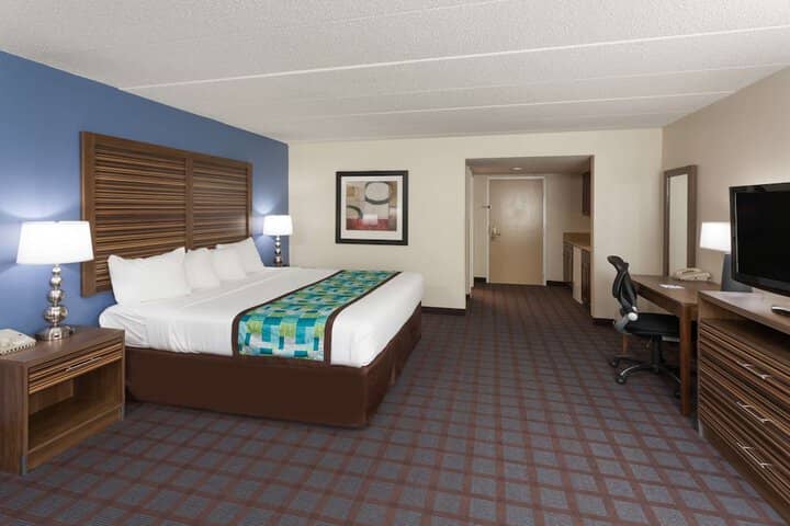 Room 13 of 24