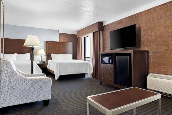 Room 21 of 43