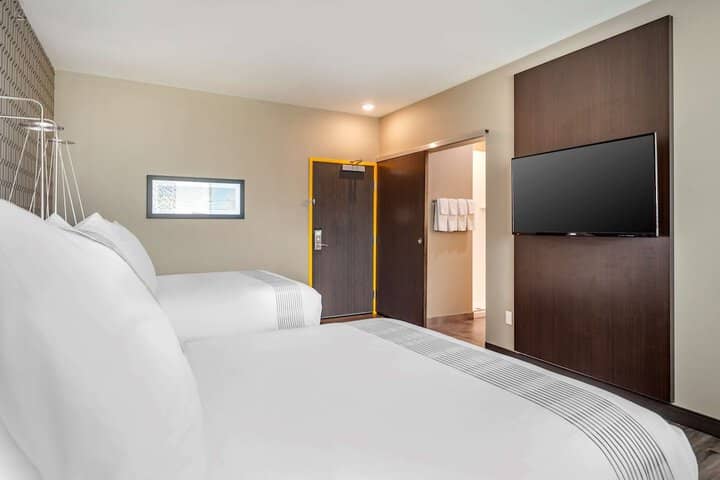 Room 6 of 27
