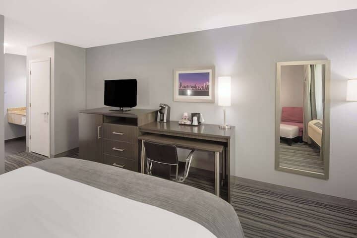 Room 14 of 27