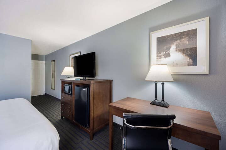 Room 5 of 43