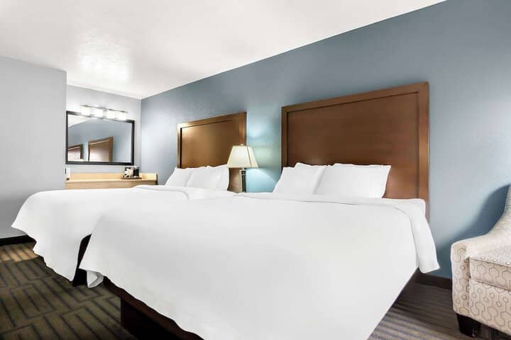 Room 10 of 43