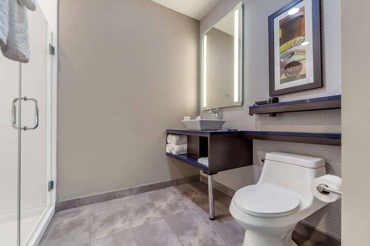 Room 18 of 27