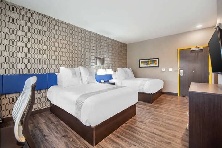 Room 4 of 27
