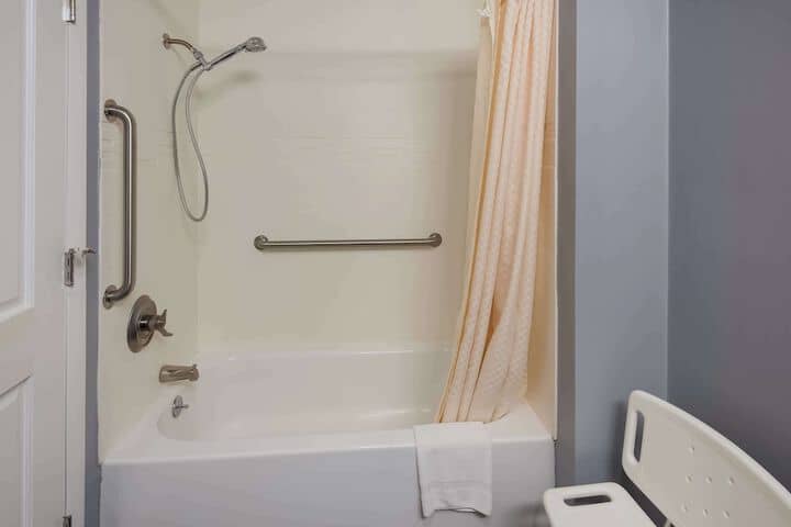 Room 21 of 27