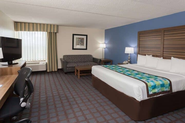 Room 15 of 24